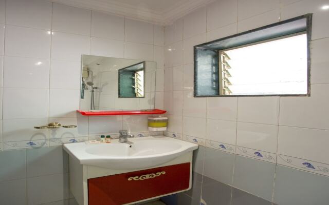 OYO 12249 Hotel Meghna Food Studio