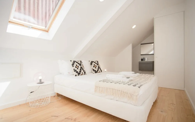 Liiiving in Porto-Secret Grove Mezzanine