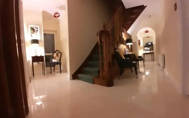 Woodhaven Manor