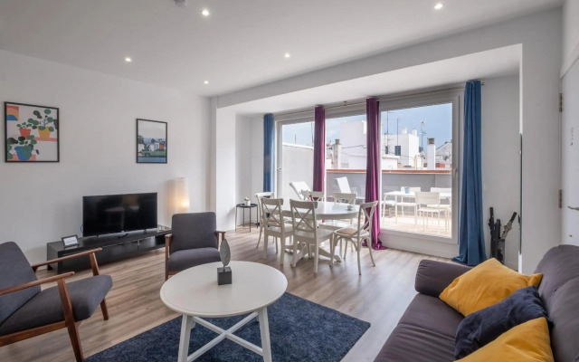 Modern Penthouse with Private Terrace