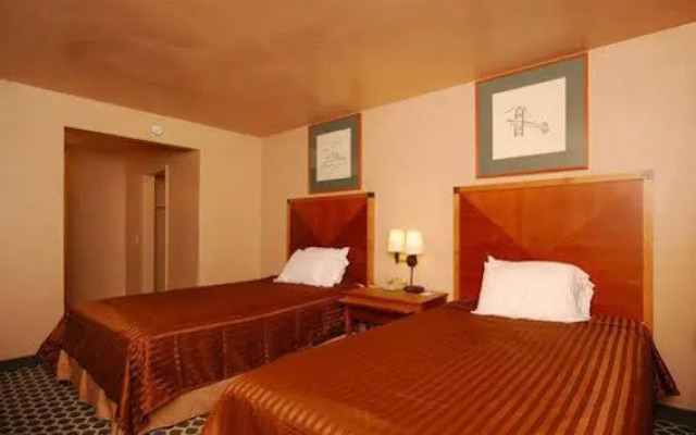 Airport Inn Downtown