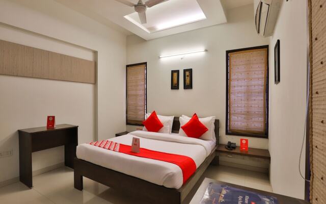 OYO 15508 Shreeji Sangeet Apartments