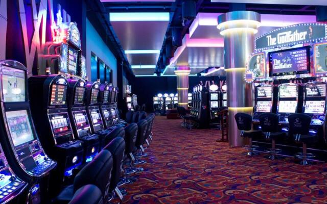 Howard Johnson Hotel & Casino