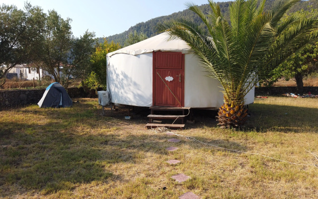 Yol Glamping Hotel Retreat Center