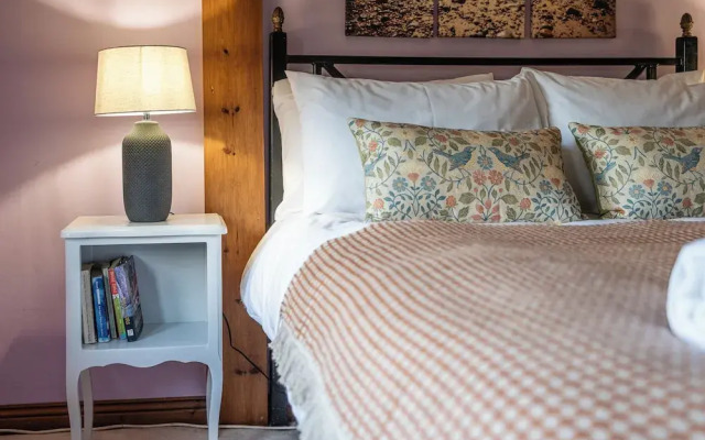 The Threshing Barn-Stunning 5 BD Retreat