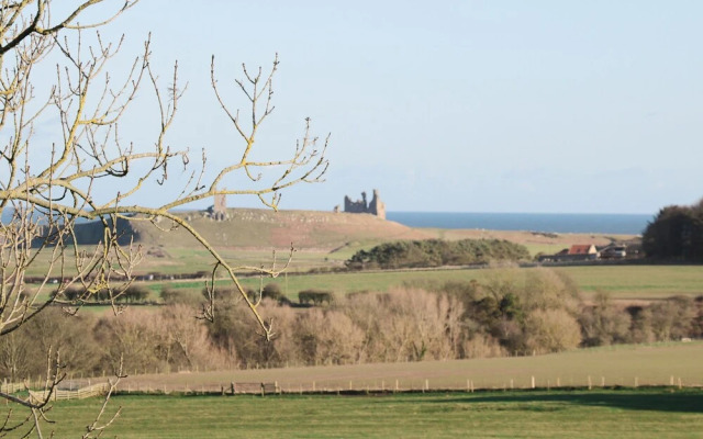 Whinstones at 4 The Villas