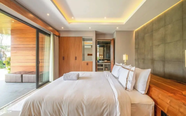 Exquisite 5BR Villa: Premier Luxury in Seminyak