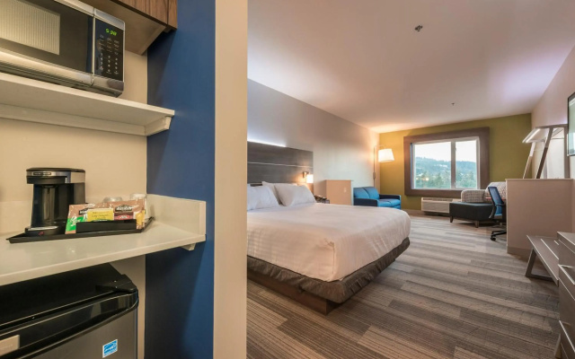 Holiday Inn Express & Suites Victoria - Colwood