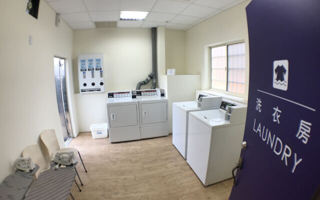 Airline lnn Green Park Way