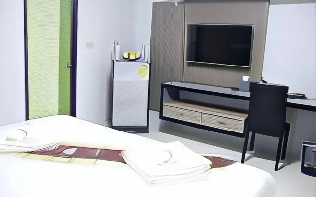 Thong Manee Apartments