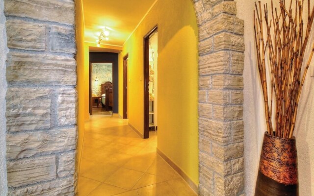 Awesome Home in Baderna With Wifi and 3 Bedrooms