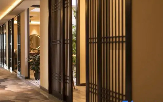 Huacheng·Guanshan Hotel (Guiyang Municipal Government Guanshanhu Park Branch)