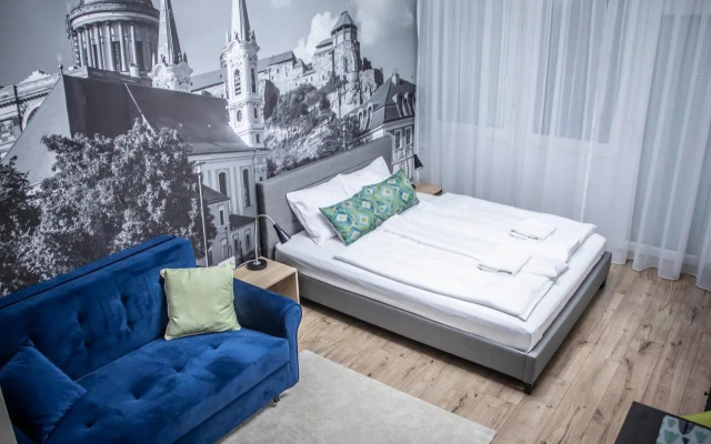 LouLou's Central Apartment with cosy balcony