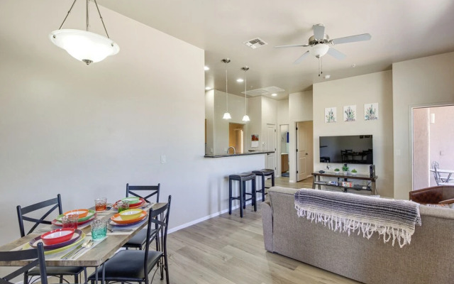 Tucson Condo Rental w/ Balcony + Mountain View!