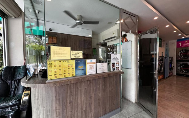 OYO 91242 Muar Golden Horse Hotel
