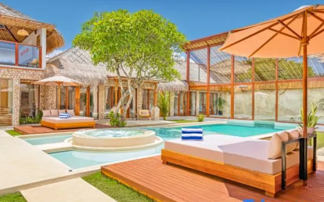 Villa Vienna - New 8BDR, Jacuzzi, Sauna and Cinema — hotel in Kuta