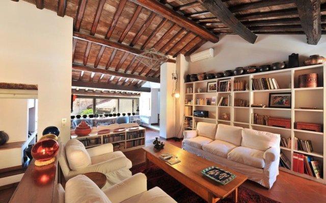 Unique 3 Bed Flat In The Heart Of Trastevere