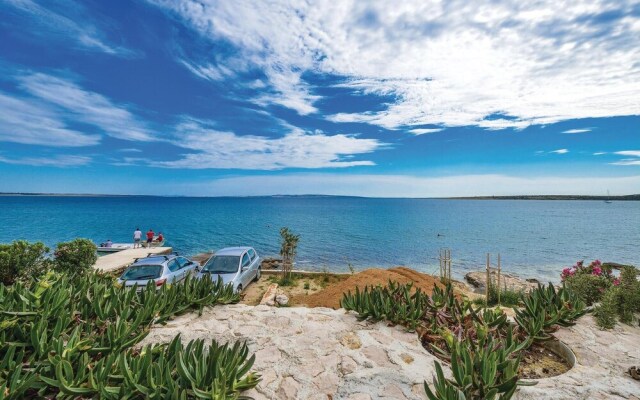 Awesome Home in Kosljun With Wifi and 7 Bedrooms