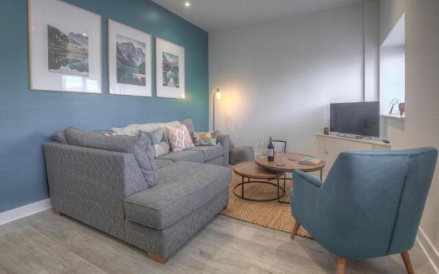 The Swell, Rhosneigr - Ground floor 2 bed With Parking