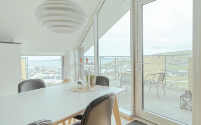 Stunning Views / Penthouse / Decorative / Parking