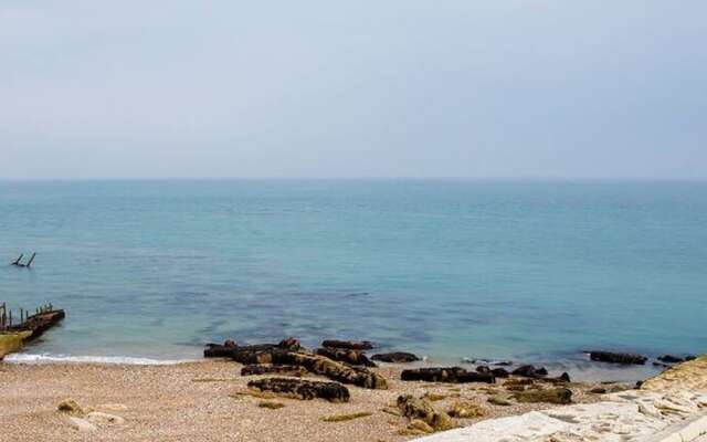 Lovely Selsey Apartment With sea Views Sleeps 4