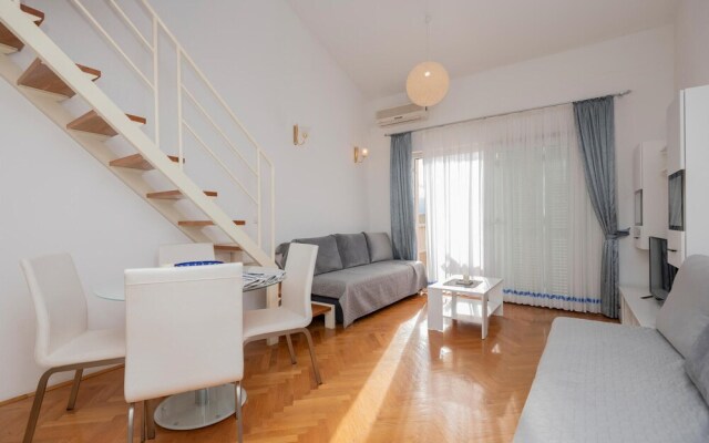 Beautiful Apartment in Tucepi With 1 Bedrooms and Wifi