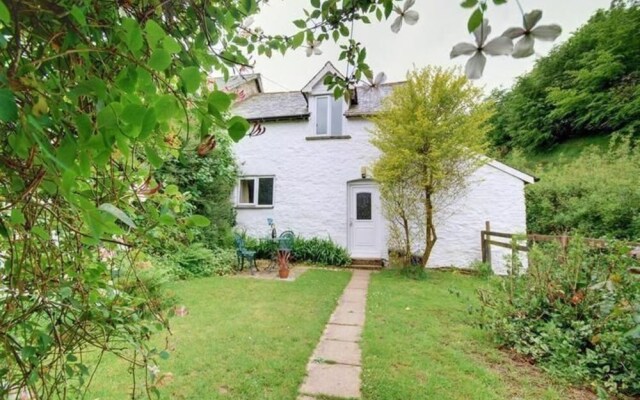 Archaic Holiday Home in Parracombe with Garden near Exmoor Zoo