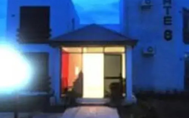 Gate 8 Motel