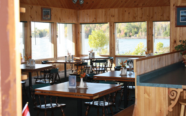 Carolyn Beach Inn & Restaurant