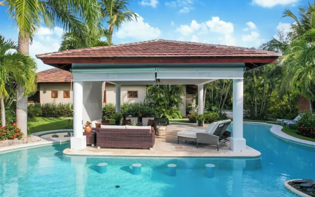 Beautiful Villa with Pool Gym and Maid