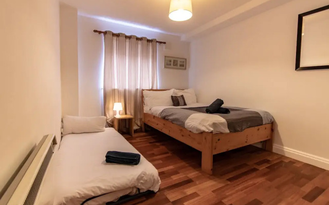 Cozy Modern Bedroom Apartments City L2