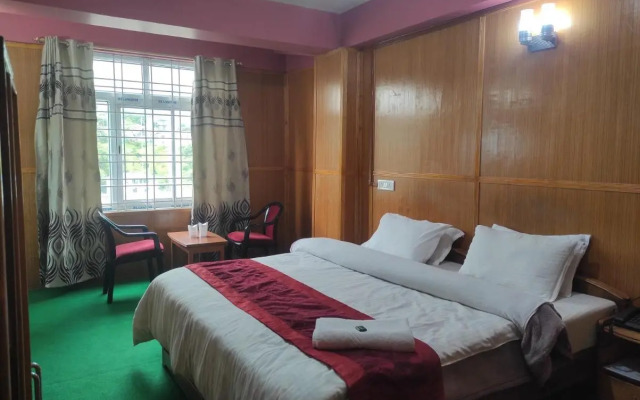 Hotel Tawang Holiday