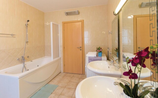 Beautiful Home in Palit With 4 Bedrooms