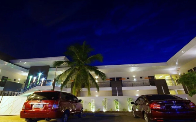 Yhotel