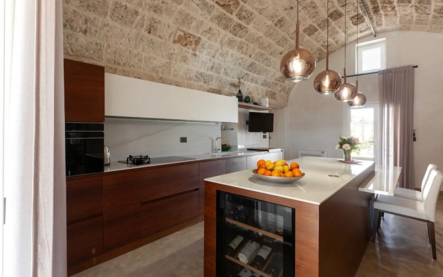 Masseria Misocampo With Garden And Pool