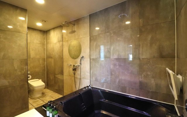 Airport Hotel