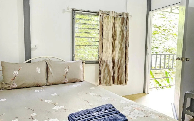 P California Inter Hostel