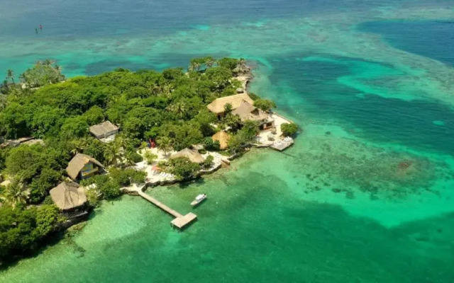 Isla del Pirata Hotel & Beach Club