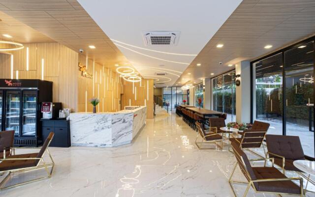 Moose Hotel Chiang Mai