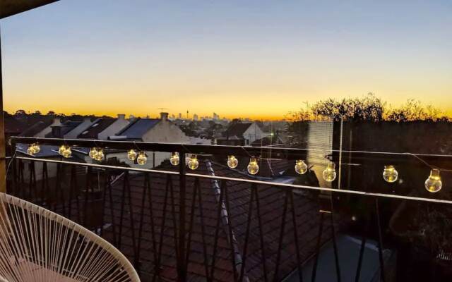 BRIGHT and airy TOP FLOOR apartment with FAB views