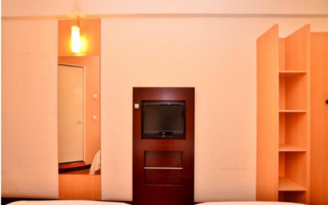 Baotou Donghao Hotel