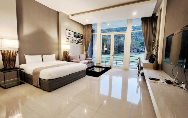 The Midst@ Royal hills Nakornayok