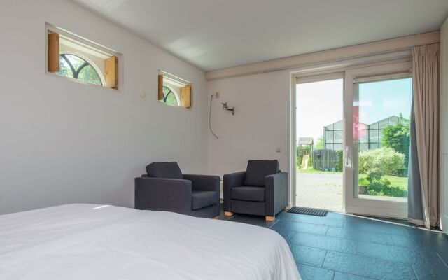 Inviting Holiday Home in Zuidoostbeemster near Center & Forest