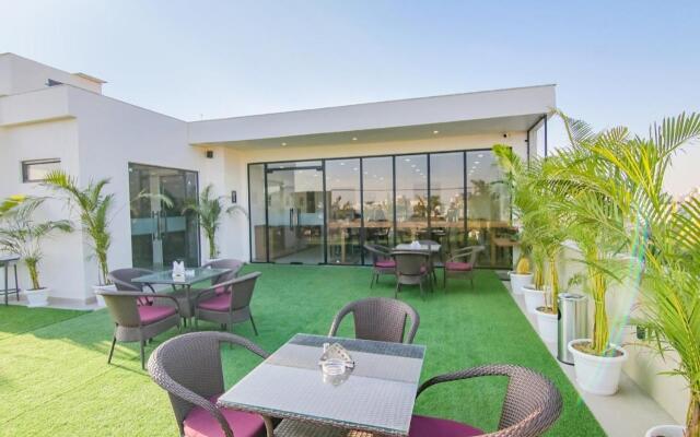 Saltstayz Select - Huda City Center