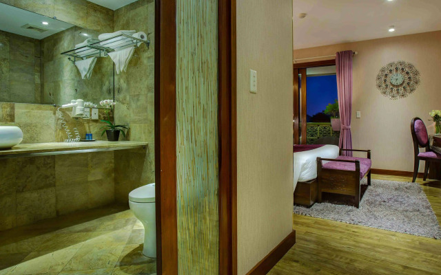 Oriental Suites Hotel & Spa