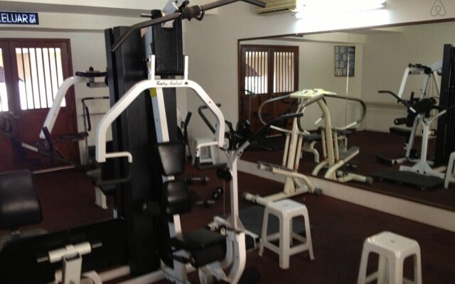 Mansion One Service Suite