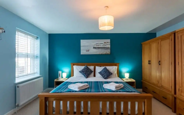 Stylish Margate Coastal Home Parking By Adliv