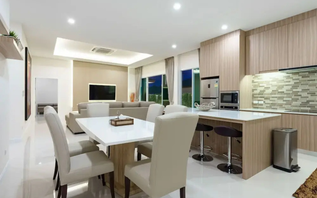 Luxury Pool Villa A18