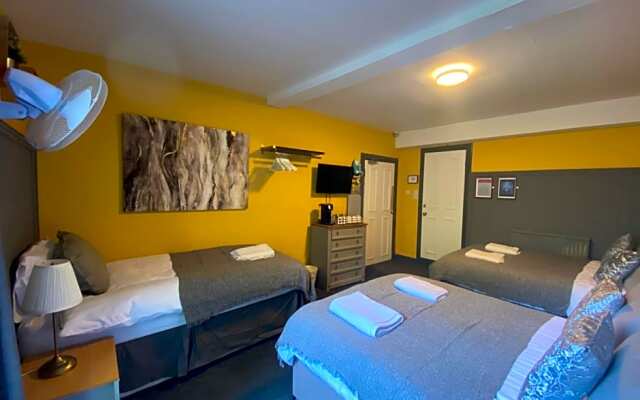 The Residence - 47 Minto St