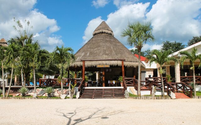 Real Mayab Hotel & Bungalows